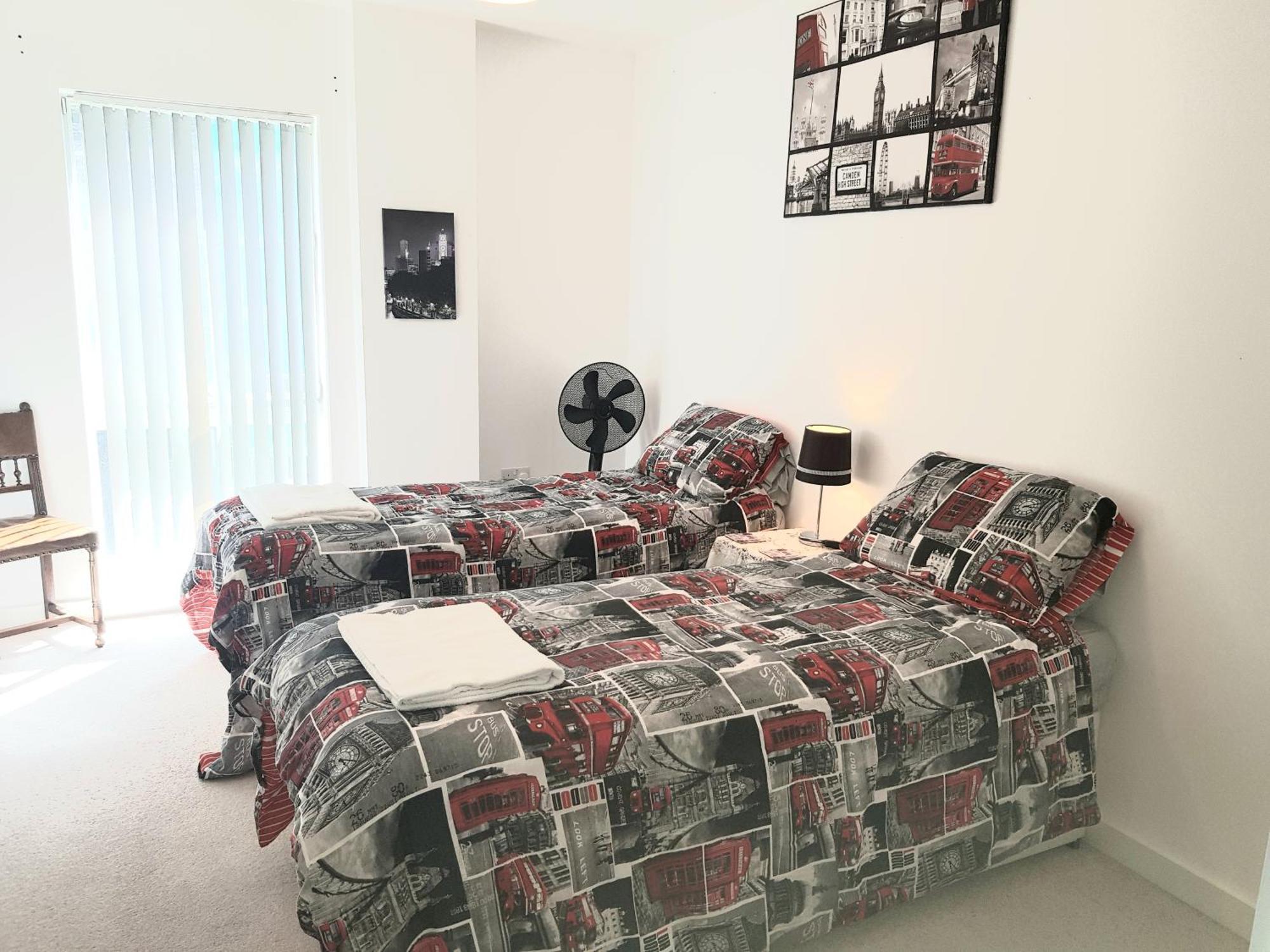 London'S Calling Too Apartment ภายนอก รูปภาพ